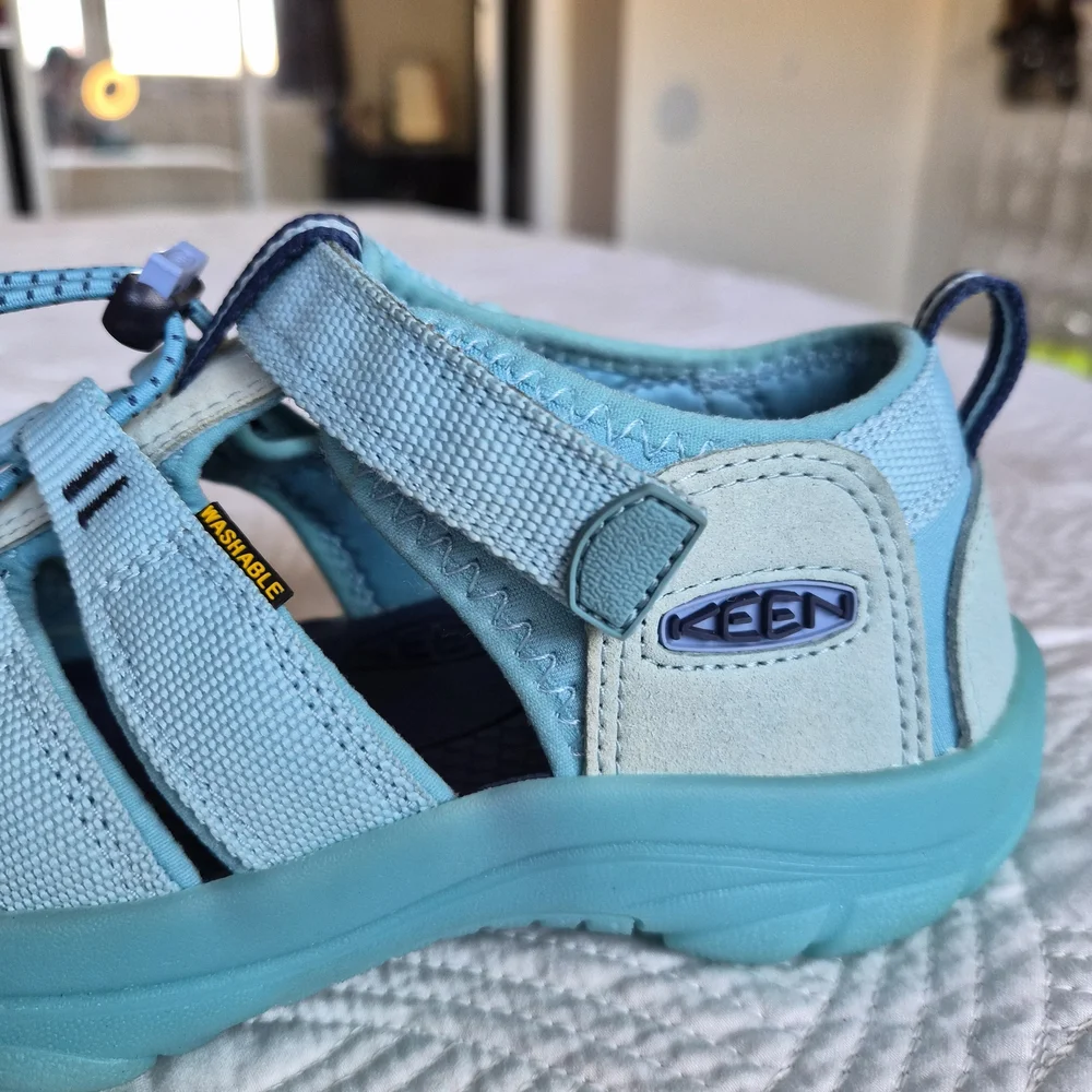 EUC Like New Keen Newport H2 Baby Ice Blue Kids 5 Women 6.5 EU 37